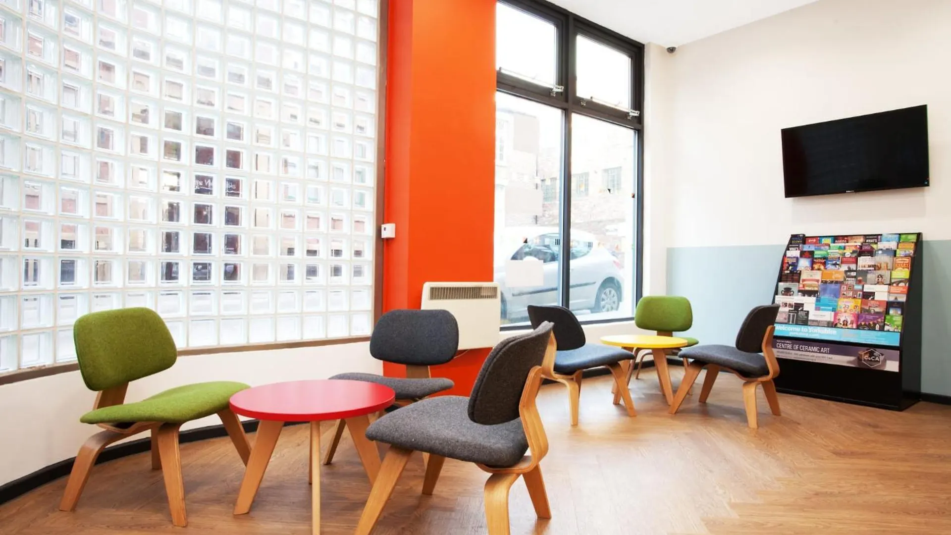 For Students Only Exchange Works In Sheffield Centre 0*,  Großbritannien